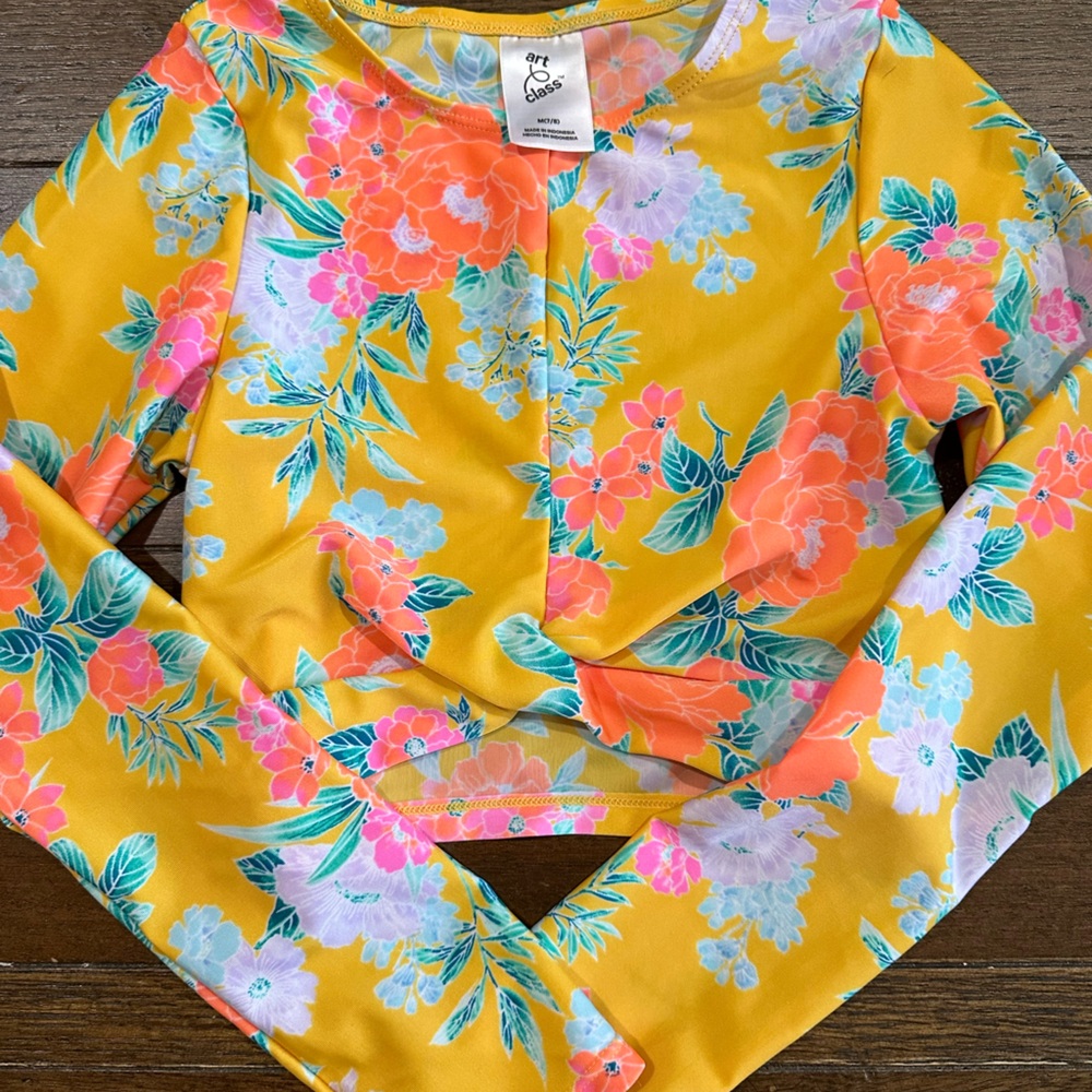 Class Art rash guard